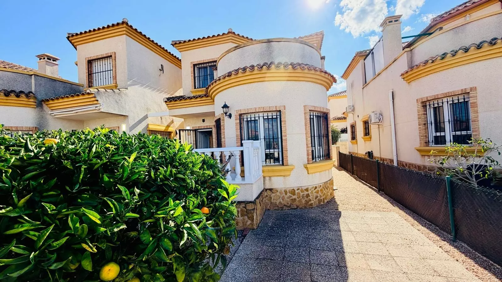 o_1k5hs3ut31u3696a10a1gfpvge2u-be64d0 3-bedroom Detached Villa In Los Montesinos, Spain (97 M²)