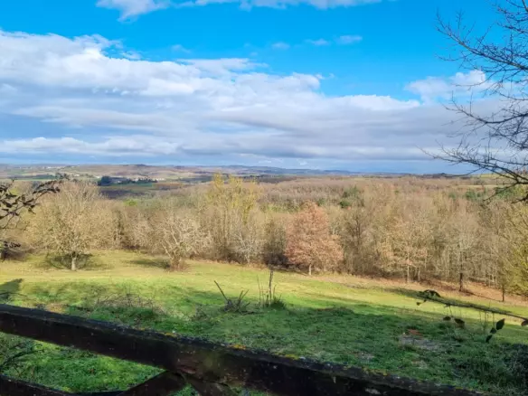 4-bedroom Country House In Saint-gauderic, France (221 M²)