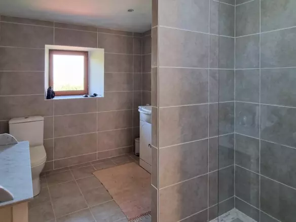 4-bedroom Country House In Saint-gauderic, France (221 M²)
