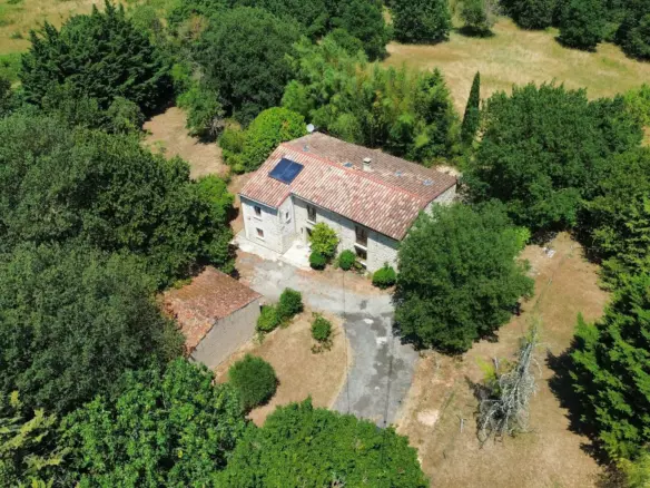 4-bedroom Country House In Saint-gauderic, France (221 M²)
