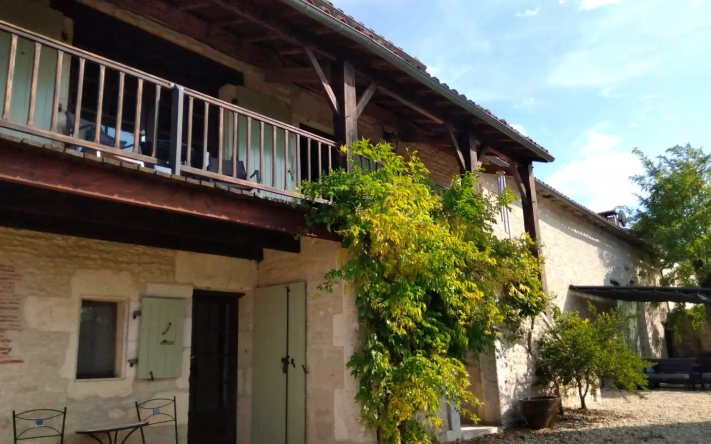 4-bedroom Country House In Saint-ciers-sur-bonnieure, France (269 M²)
