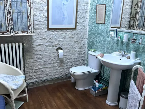 4-bedroom Country House In Saint-ciers-sur-bonnieure, France (269 M²)