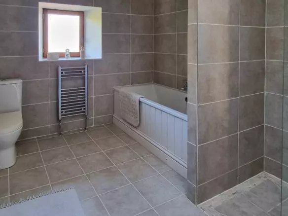 4-bedroom Country House In Saint-gauderic, France (221 M²)