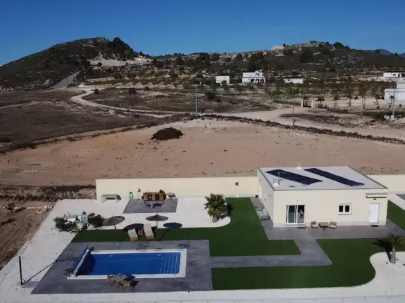2-bedroom Detached Villa In Pinoso, Spain (118 M²)