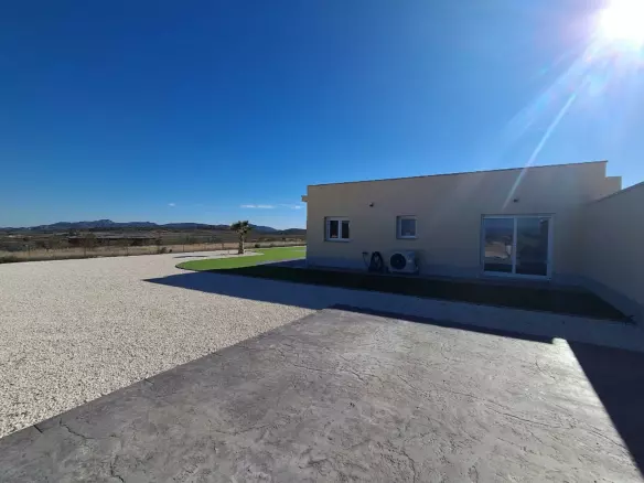 2-bedroom Detached Villa In Pinoso, Spain (118 M²)