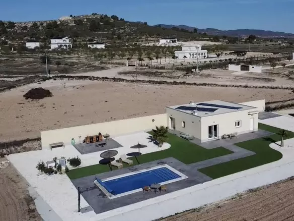 2-bedroom Detached Villa In Pinoso, Spain (118 M²)