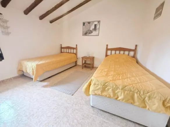 5-bedroom Country House In La Romana, Spain (378 M²)
