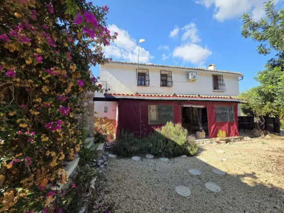 5-bedroom Country House In La Romana, Spain (378 M²)