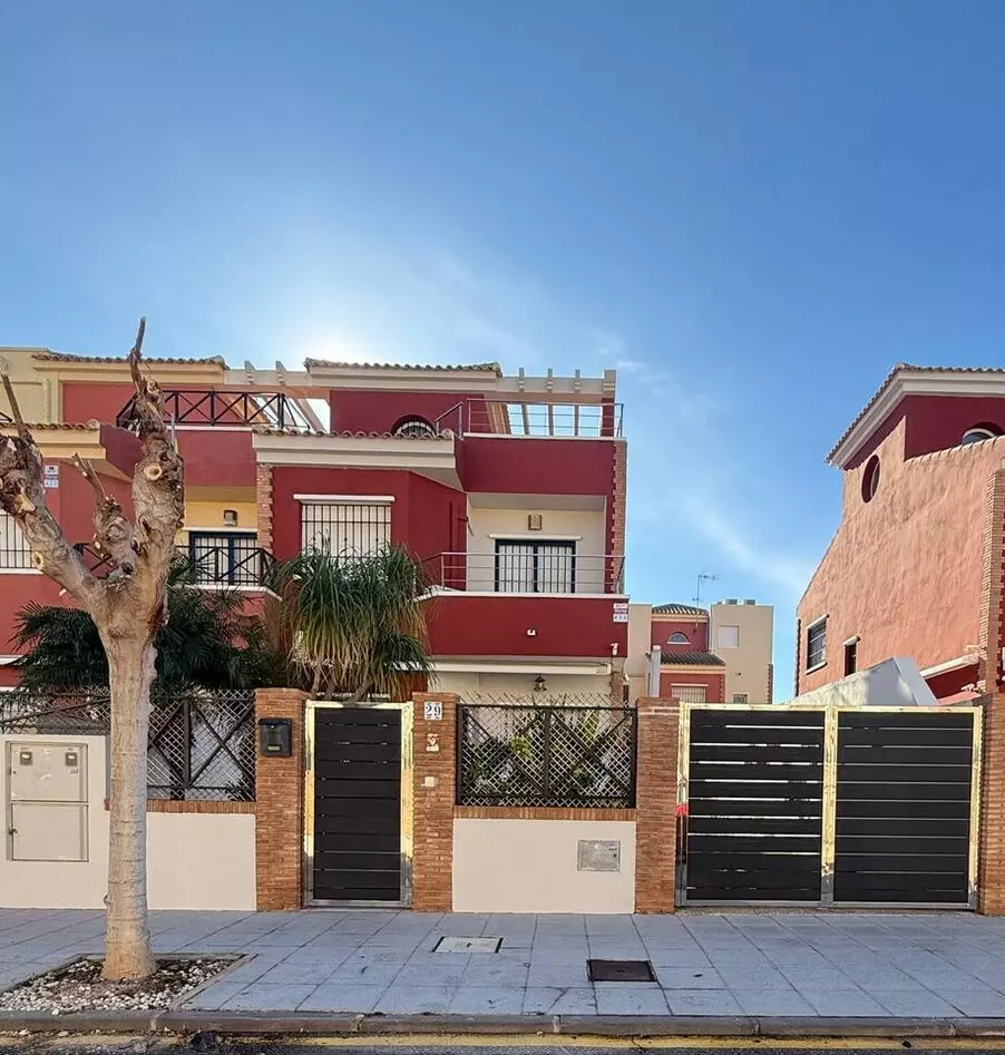 4-bedroom Semi In Pilar De La Horadada, Spain (155 M²)