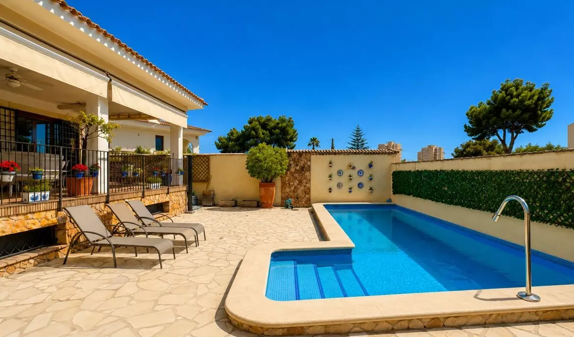 7-bedroom Villa In Orihuela Costa, Spain (450 M²)