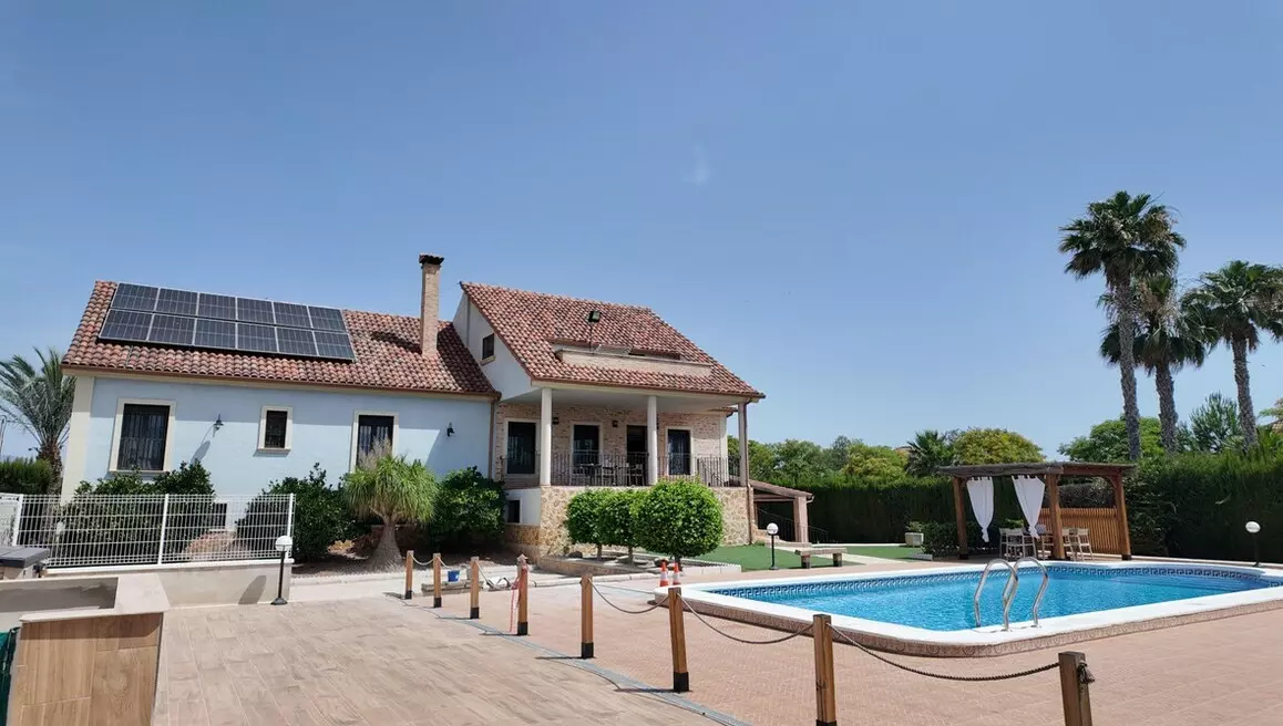 6-bedroom Villa In San Isidro, Spain (447 M²)