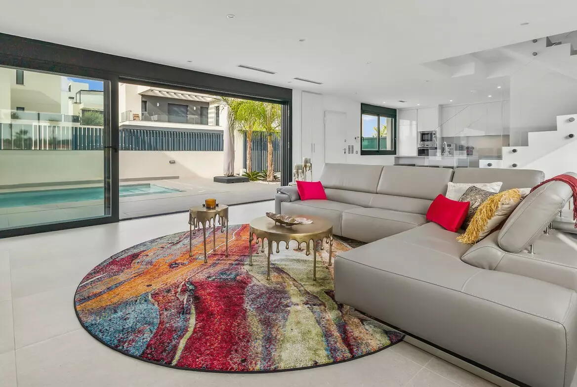 4-bedroom Villa In Algorfa, Spain (123 M²)