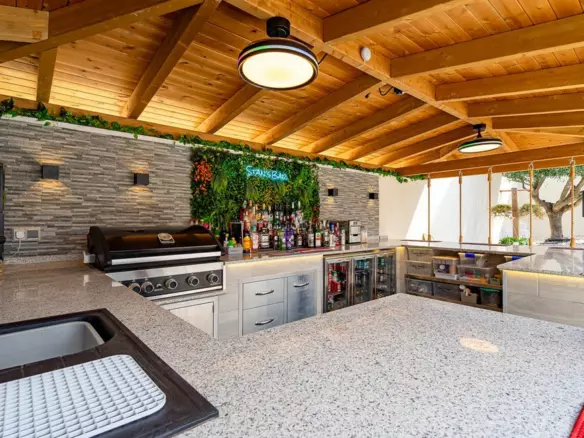 3-bedroom Villa In Orihuela Costa, Spain (211 M²)