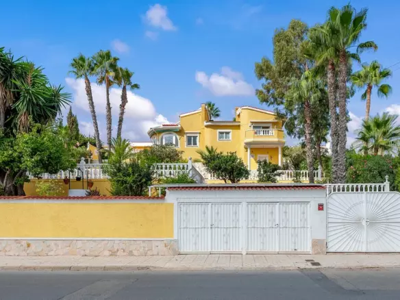 2-bedroom Villa In Rojales, Spain (132 M²)