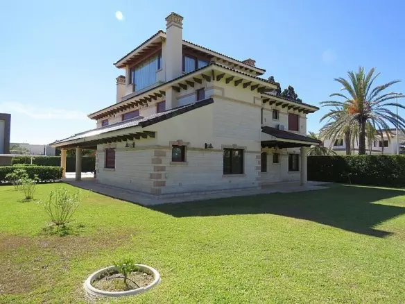 7-bedroom Villa In Cabo Roig, Spain (600 M²)