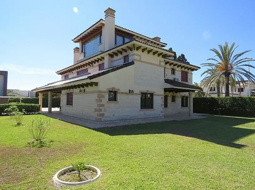 7-bedroom Villa In Cabo Roig, Spain (600 M²)