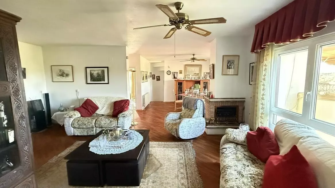 5-bedroom Villa In Orihuela Costa, Spain (220 M²)