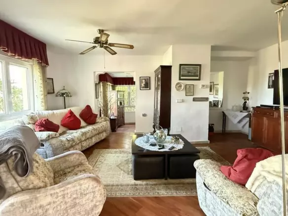 5-bedroom Villa In Orihuela Costa, Spain (220 M²)