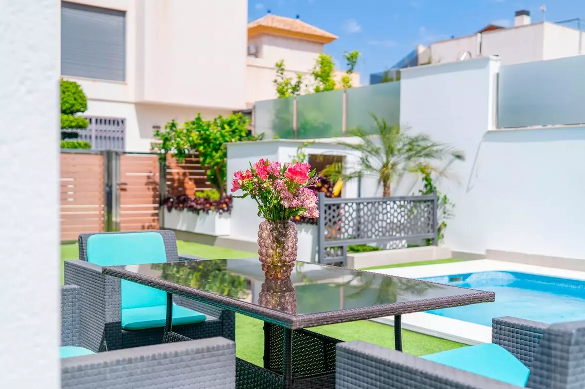 5-bedroom Villa In Torrevieja, Spain (194 M²)