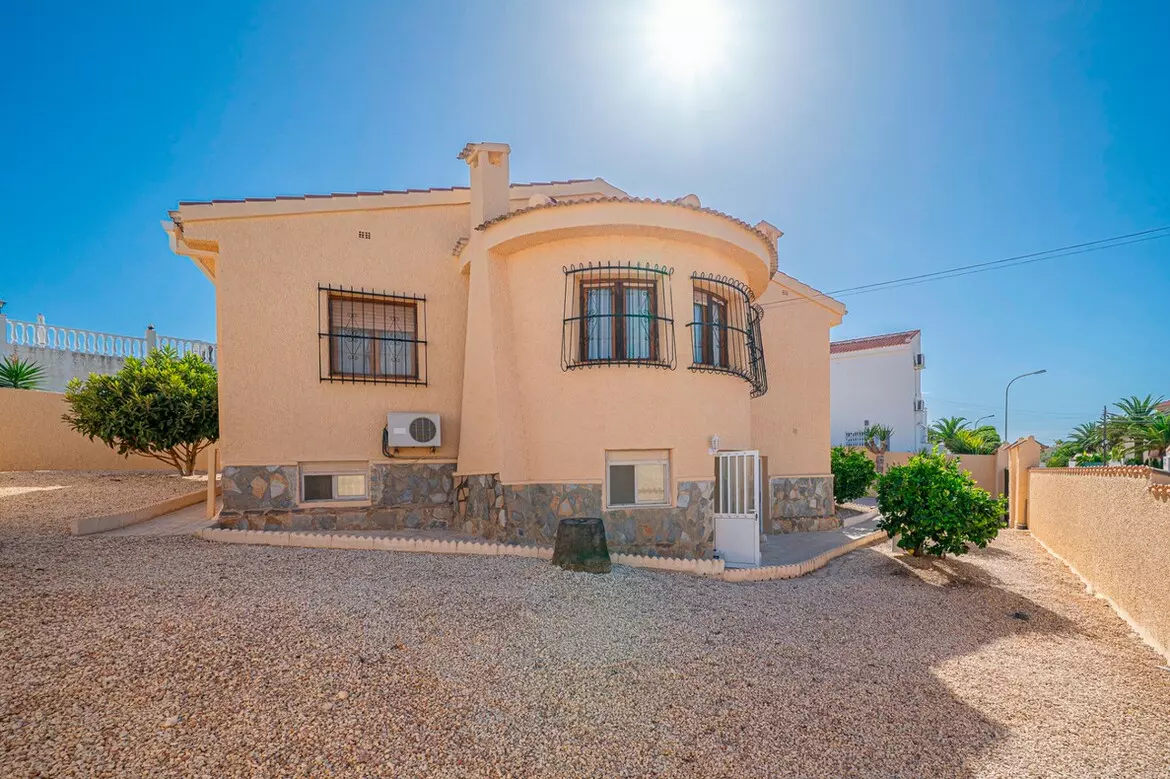 5-bedroom Villa In Rojales, Spain (97 M²)