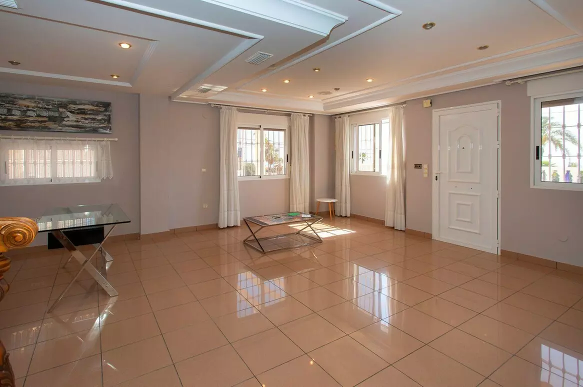 4-bedroom Villa In Torrevieja, Spain (180 M²)