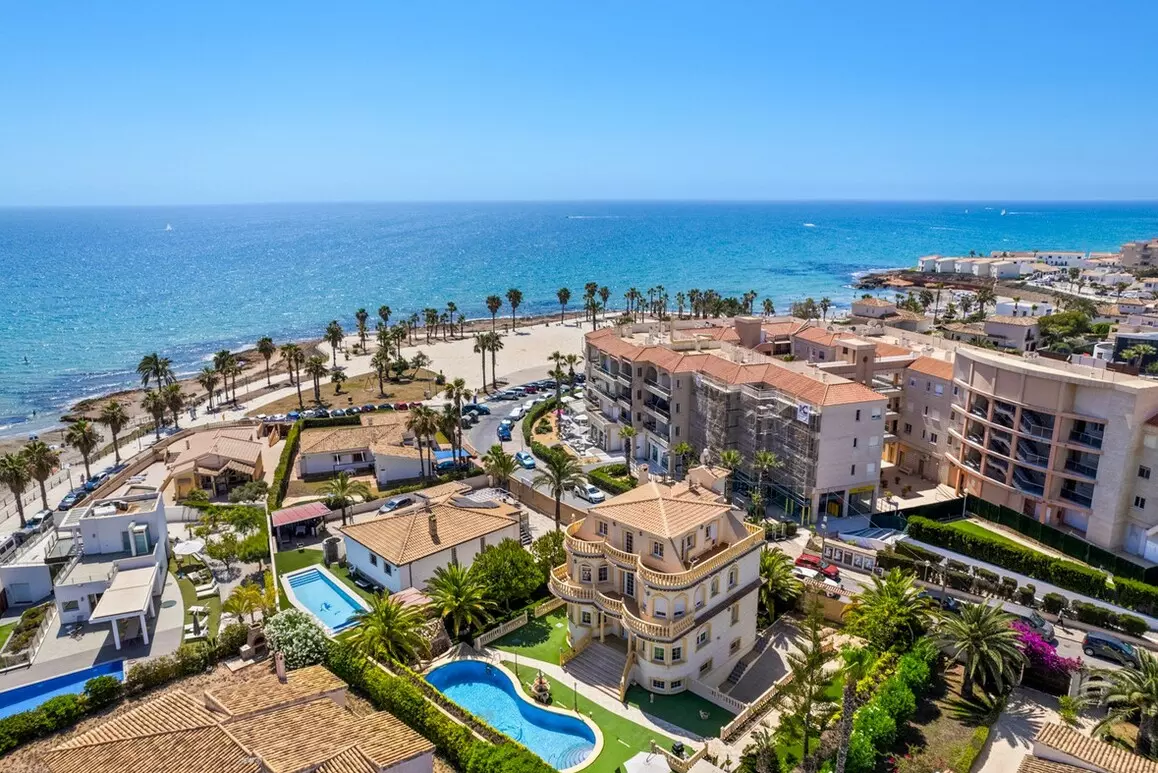 6-bedroom Villa In Orihuela Costa, Spain (760 M²)