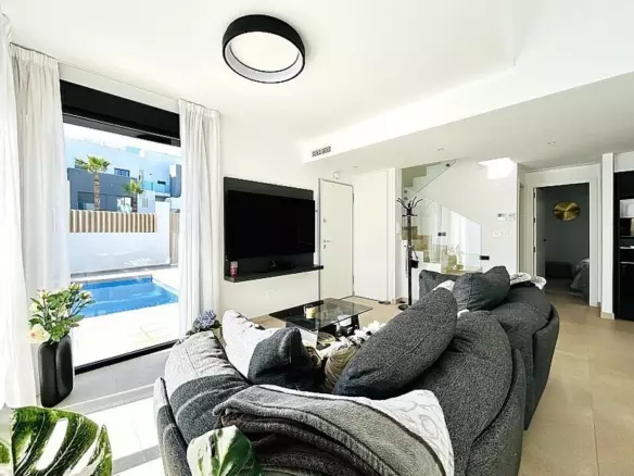 3-bedroom Villa In Guardamar Del Segura, Spain (180 M²)