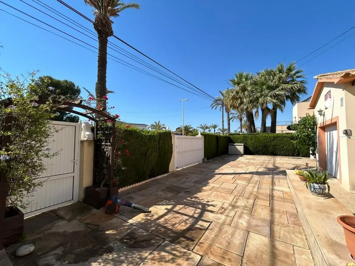 3-bedroom Villa In Cabo Roig, Spain (179 M²)