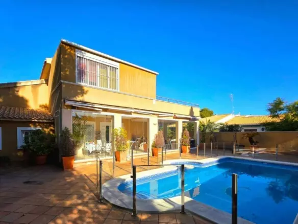 5-bedroom Villa In Orihuela Costa, Spain (265 M²)
