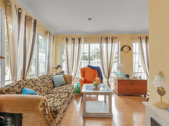 5-bedroom Villa In Rojales, Spain (232 M²)
