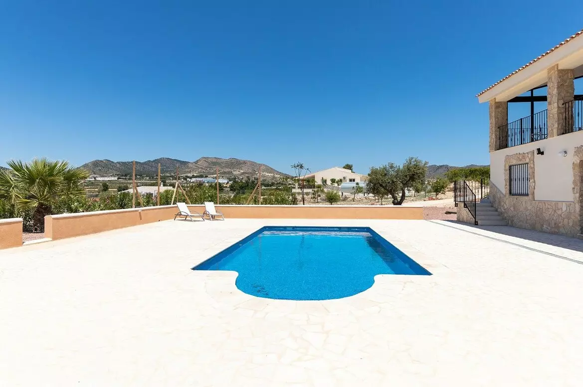 5-bedroom Villa In La Romana, Spain (180 M²)