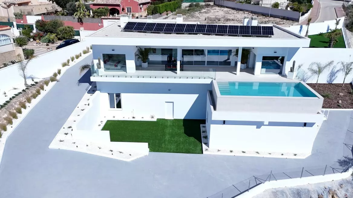 5-bedroom Villa In San Fulgencio, Spain (487 M²)