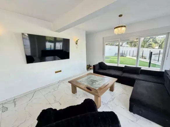 6-bedroom Villa In Orihuela Costa, Spain (218 M²)