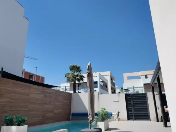 4-bedroom Apartment In Benijofar, Spain (179 M²)