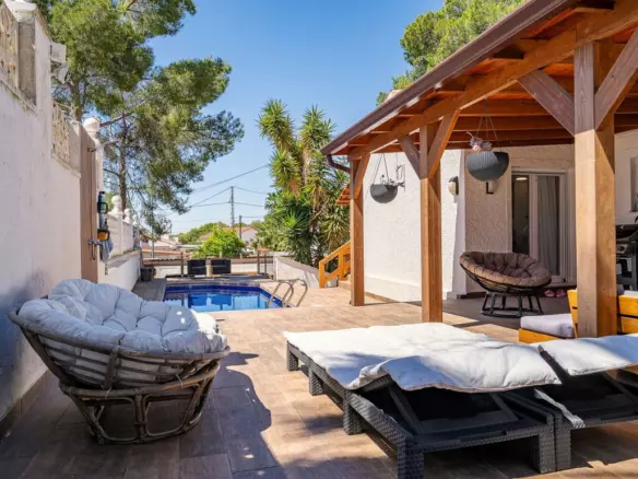 4-bedroom Villa In Pilar De La Horadada, Spain (168 M²)