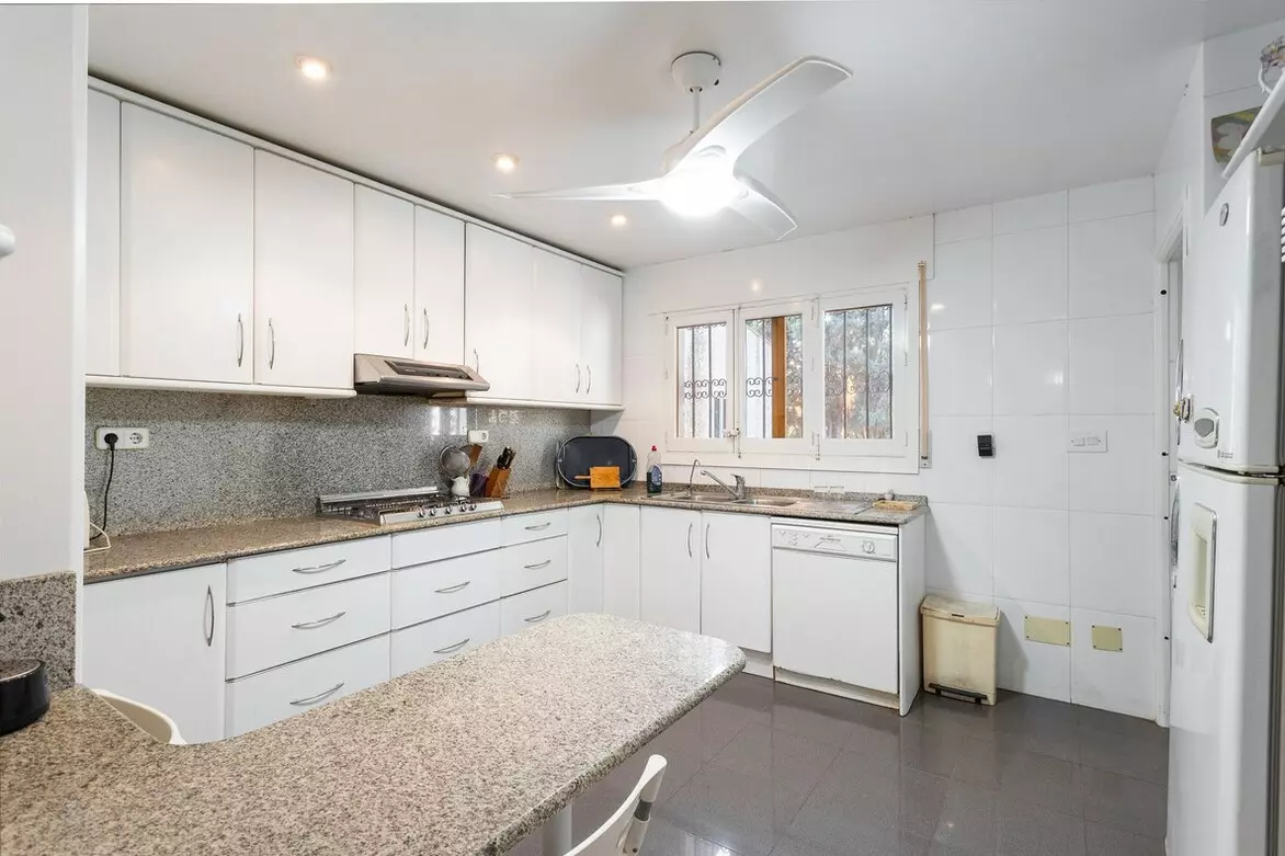 6-bedroom Villa In Orihuela Costa, Spain (204 M²)