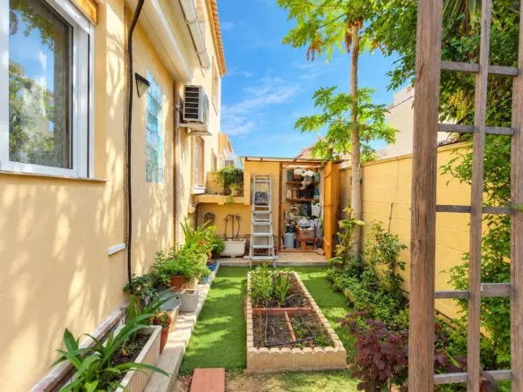4-bedroom Town House In Rojales, Spain (104 M²)