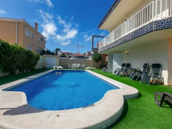 5-bedroom Villa In Orihuela Costa, Spain (293 M²)