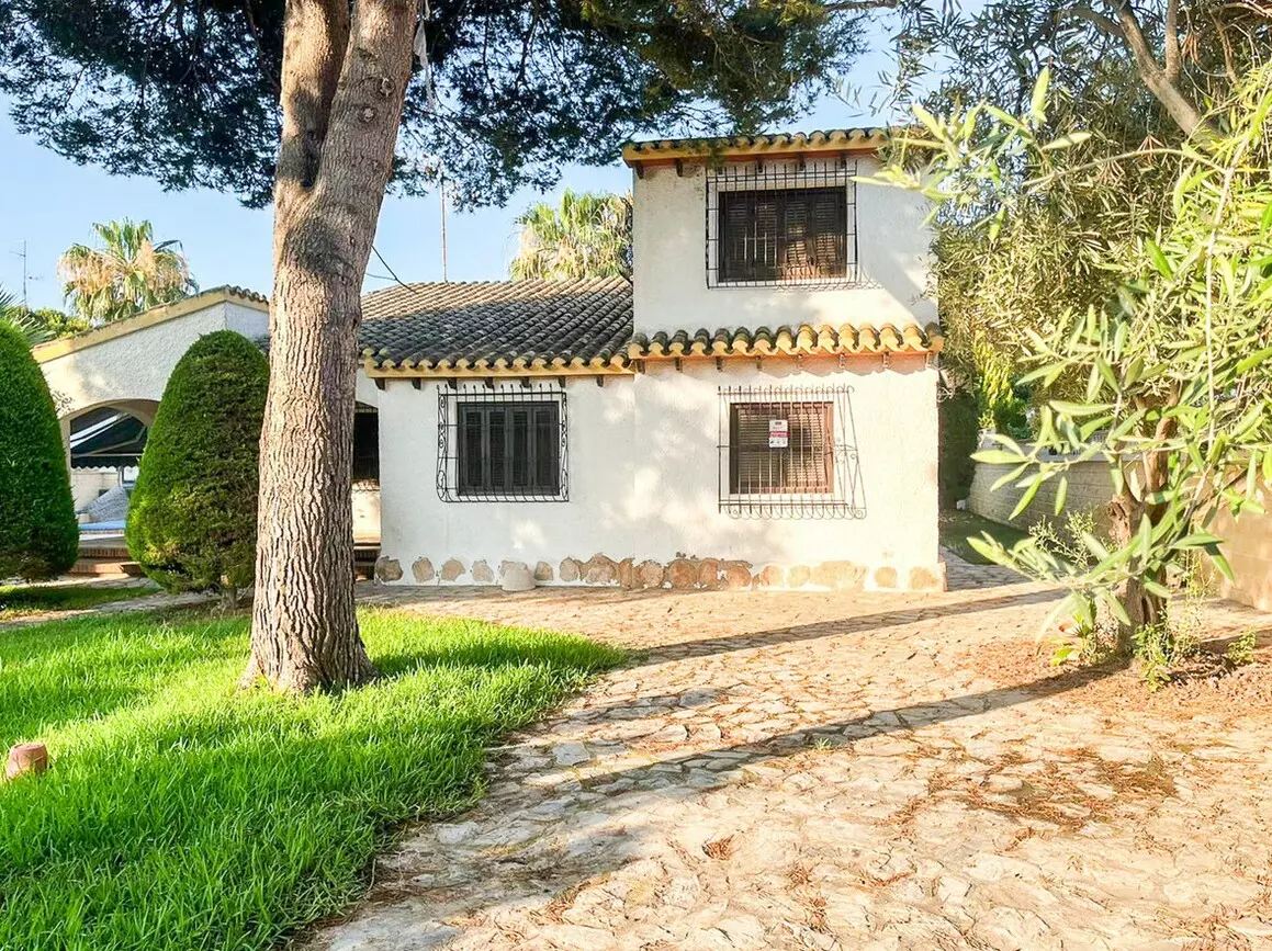 4-bedroom Villa In Orihuela Costa, Spain (200 M²)