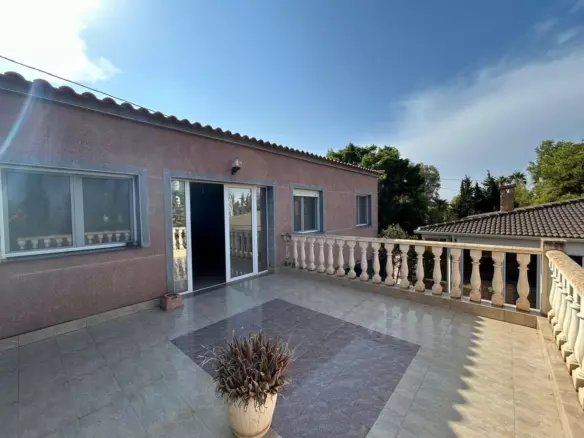 6-bedroom Villa In San Fulgencio, Spain (390 M²)