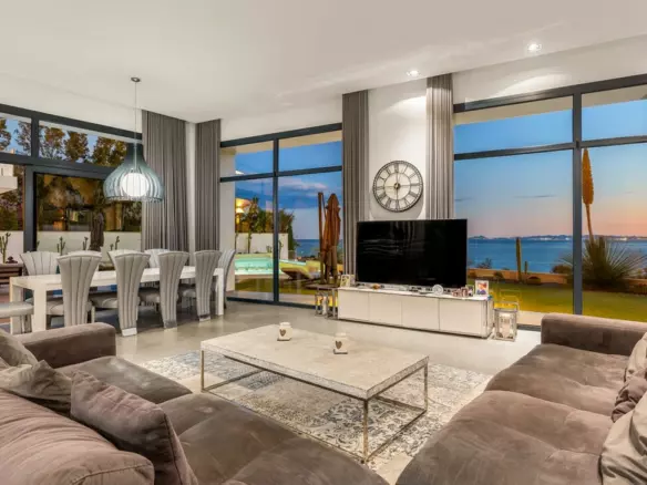 6-bedroom Villa In Cabo Roig, Spain (479 M²)