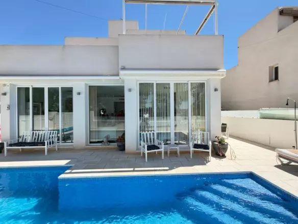 4-bedroom Villa In Pilar De La Horadada, Spain (160 M²)