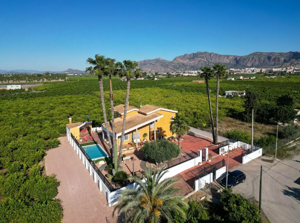 4-bedroom Villa In Orihuela, Spain (1.000 M²)