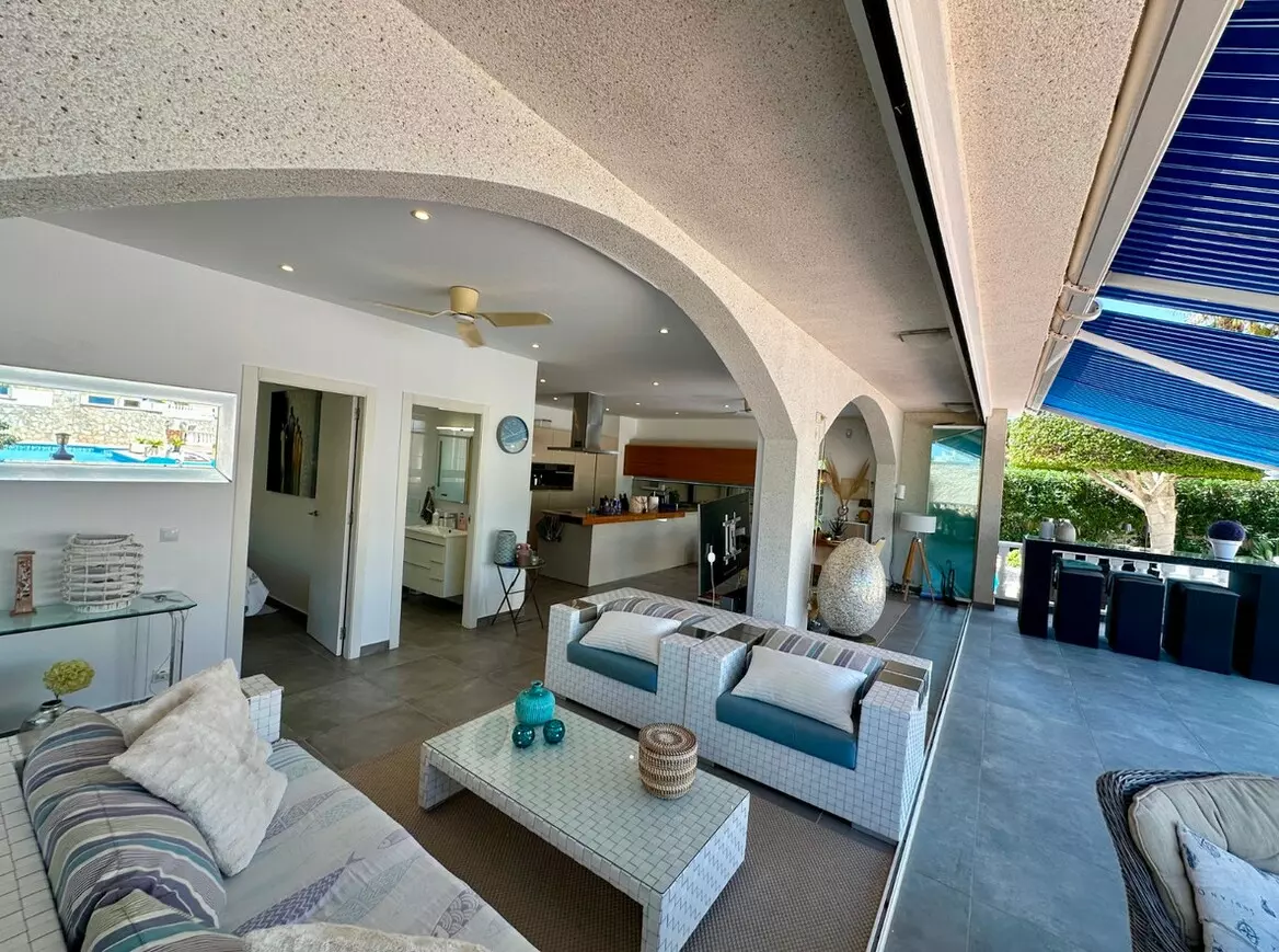 6-bedroom Villa In Rojales, Spain (405 M²)