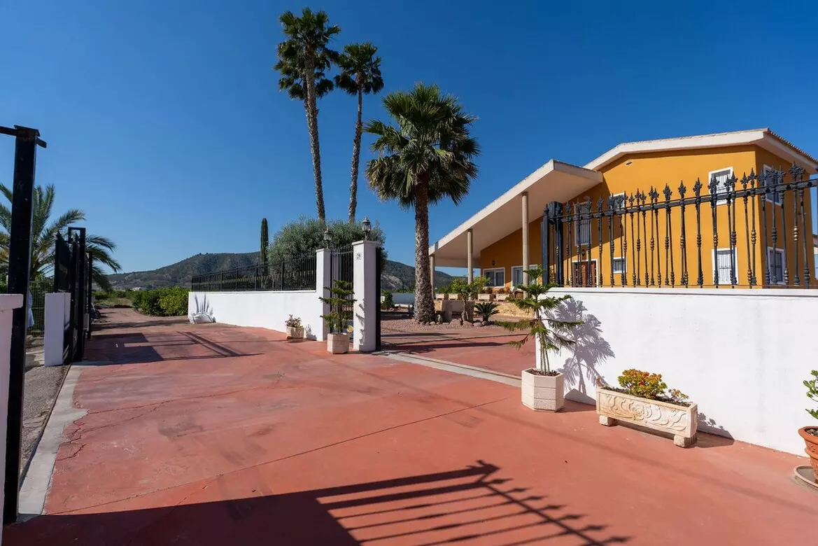 5-bedroom Villa In Orihuela, Spain (495 M²)