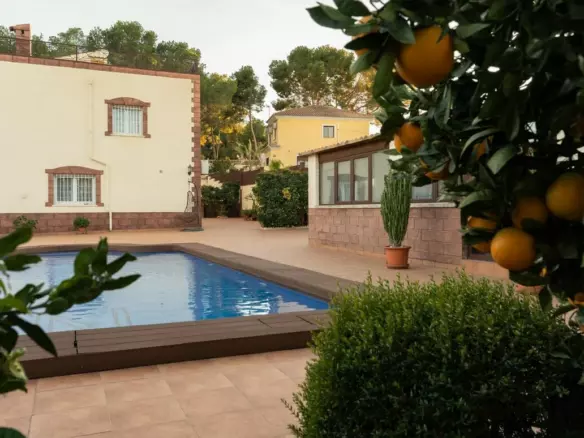 7-bedroom Villa In Orihuela Costa, Spain (284 M²)