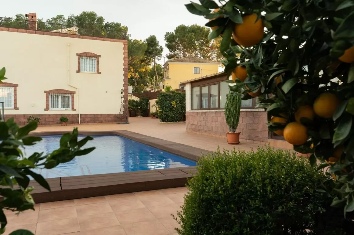 7-bedroom Villa In Orihuela Costa, Spain (284 M²)