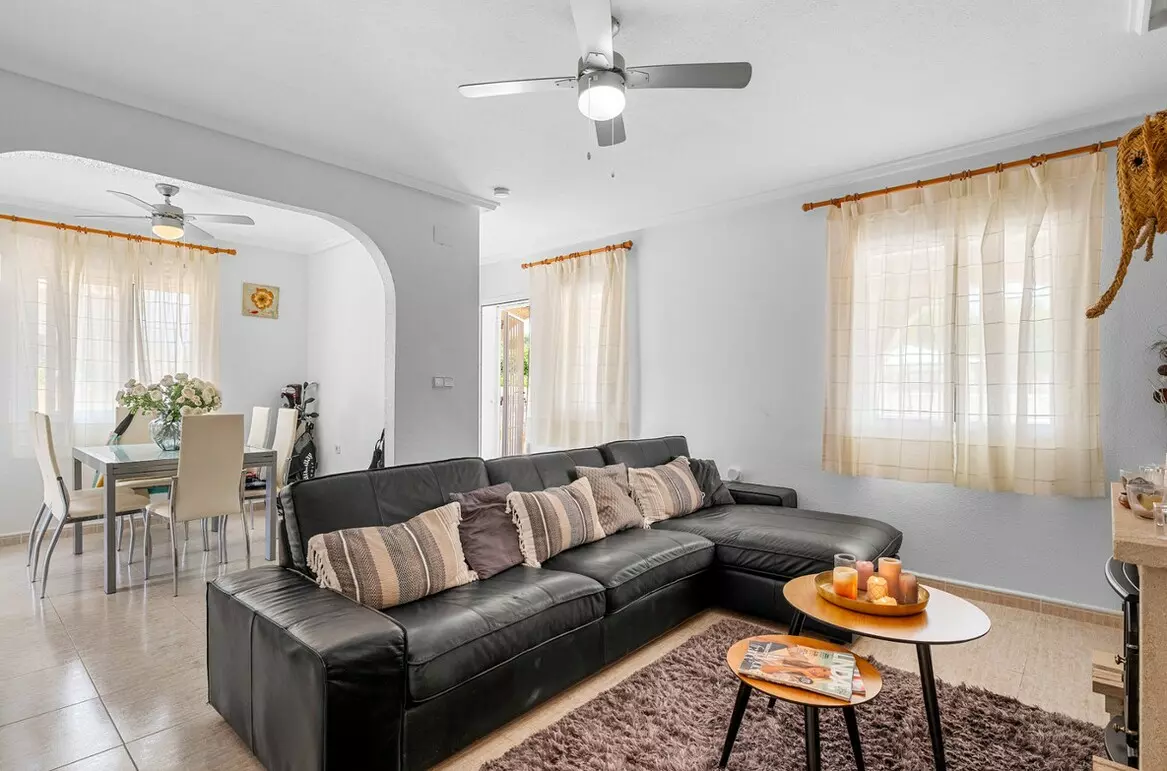 3-bedroom Villa In Santa Pola, Spain (195 M²)