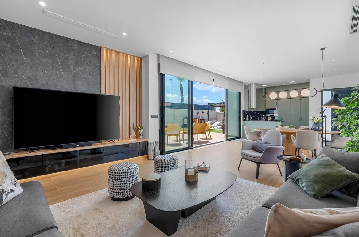 3-bedroom Villa In Benijofar, Spain (146 M²)