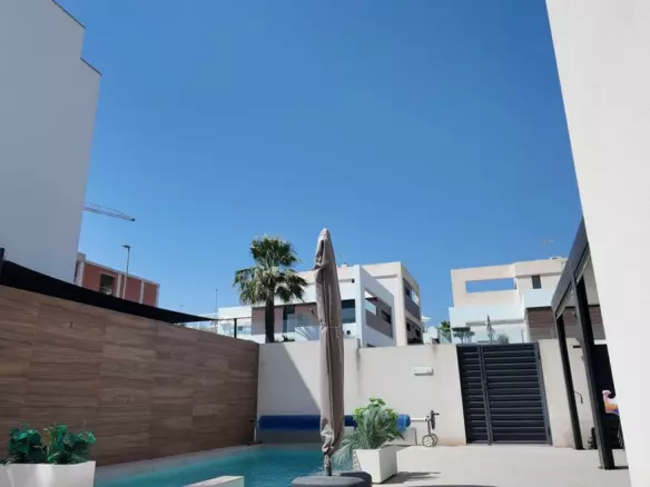 4-bedroom Apartment In Benijofar, Spain (179 M²)